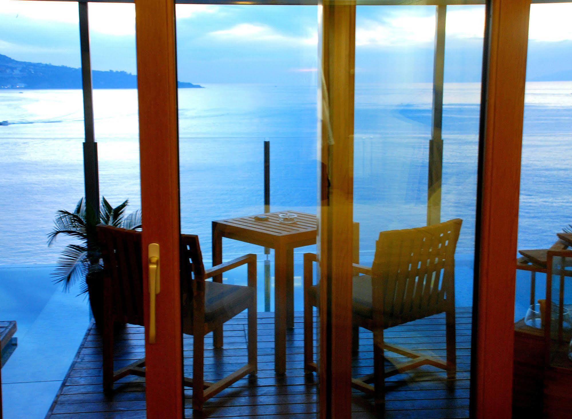 Laqua By The Sea Hotel Meta Exterior photo