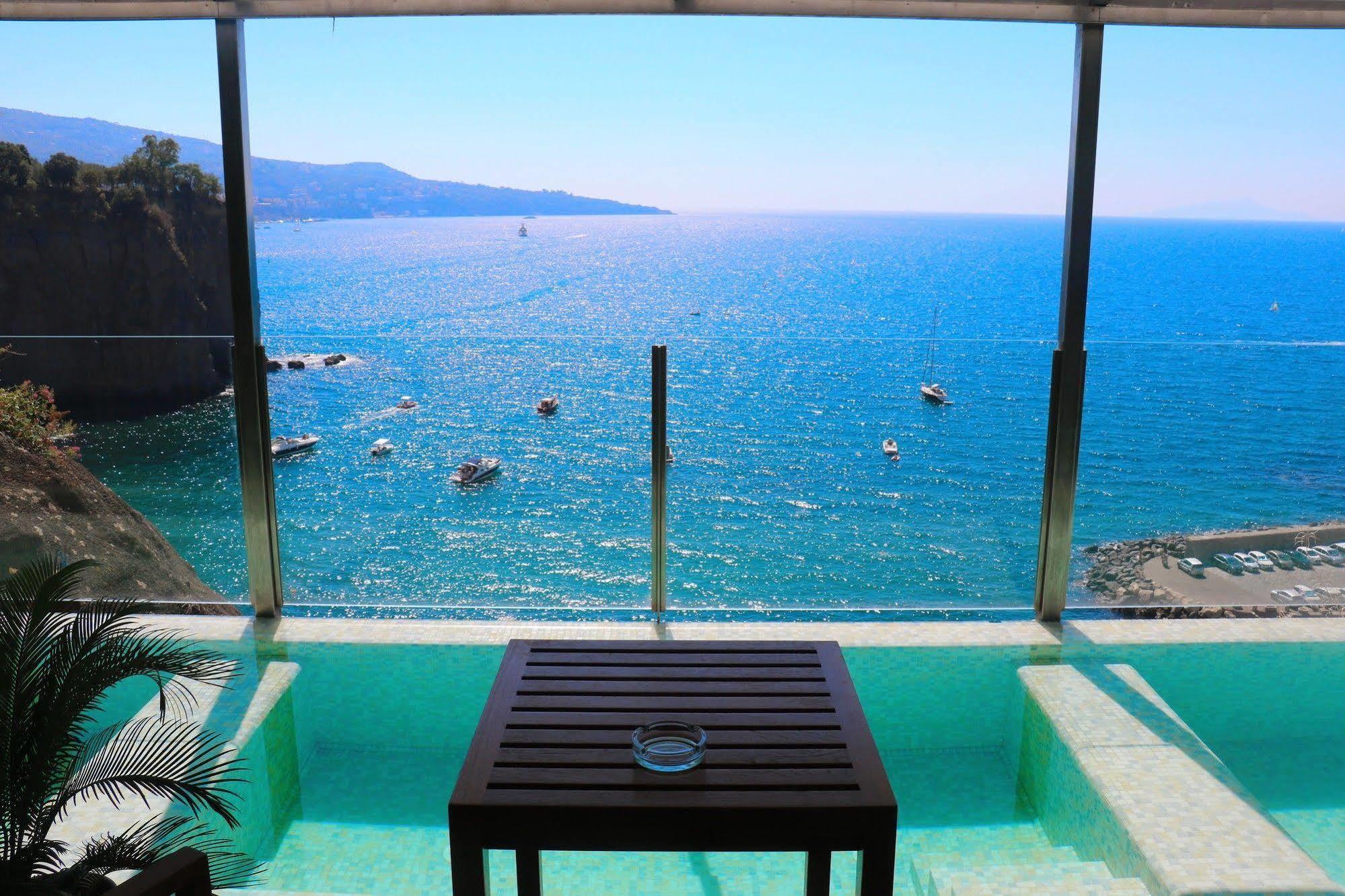 Laqua By The Sea Hotel Meta Exterior photo